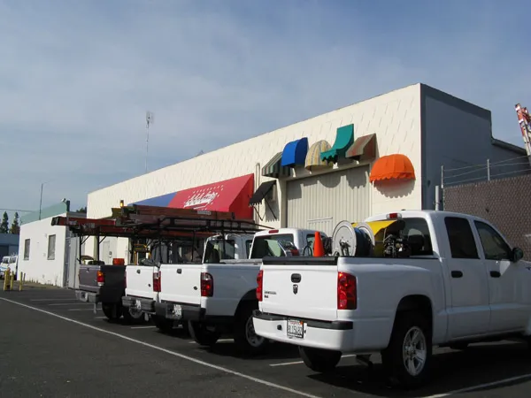 Pressure washing service vehicle