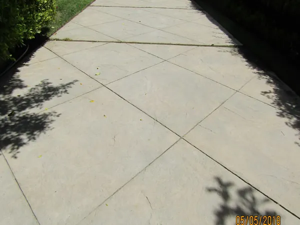 Driveway pressure washing service