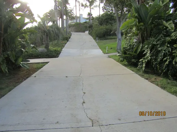 Concrete oil-stain cleaning result