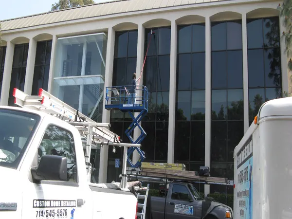 Commercial exterior window cleaning