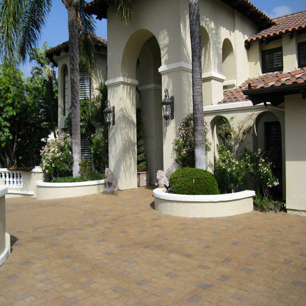 Paver Cleaning & Resealing