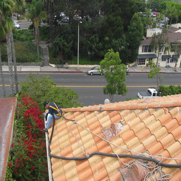 Rain gutter cleaning service example